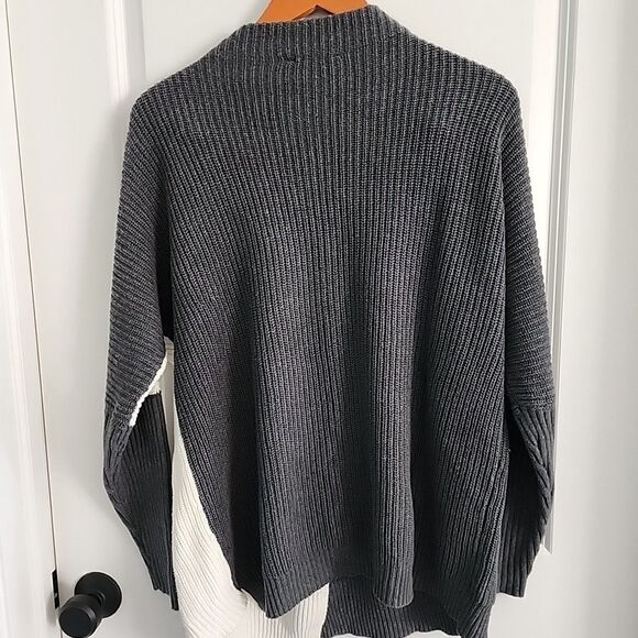 JOHN MARK Chunky Knit Sweater Gray White Size M High Neck Asymmetrical Buttons - Picture 2 of 7